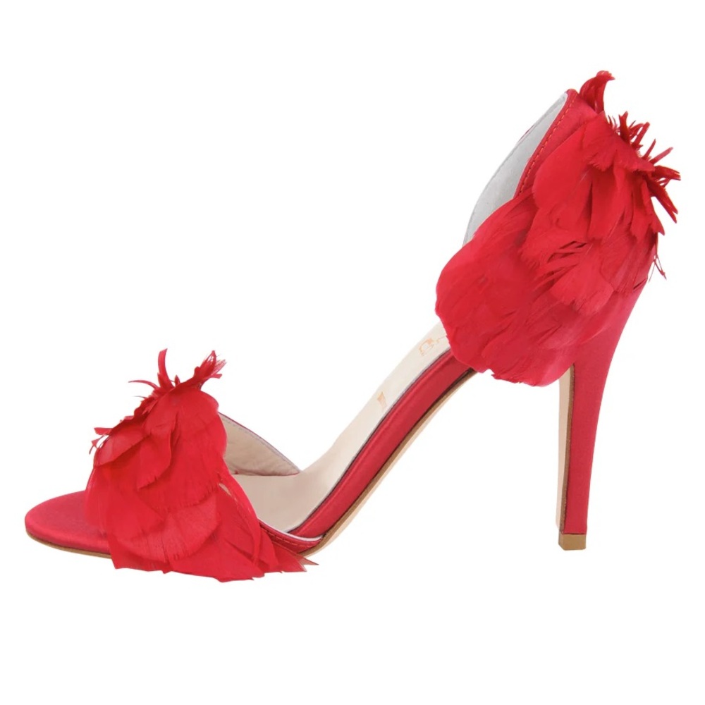 Something Blue WOMEN’S HAMMOND FEATHER PUMP